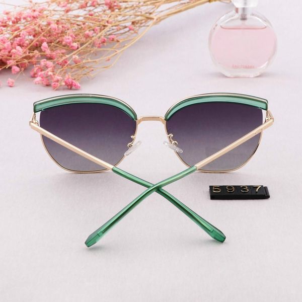high-qualit women luxury designer oversized sunglassesy swimming pool designer sunglasses original packaging, White;black
high-qualit women luxury designer oversized sunglassesy swimming pool designer sunglasses original packaging, White;black