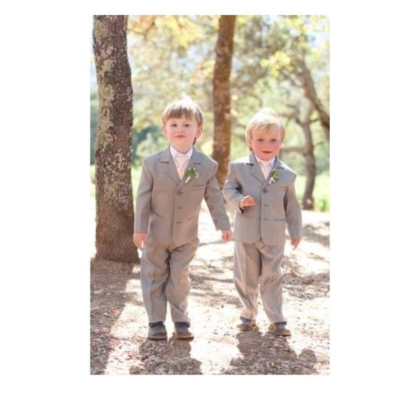 little boys suits for wedding celebration notched lapel formalr kids tuxedos ring bearer suits 2piece (jacket+pants+vest), Black
little boys suits for wedding celebration notched lapel formalr kids tuxedos ring bearer suits 2piece (jacket+pants+vest), Black