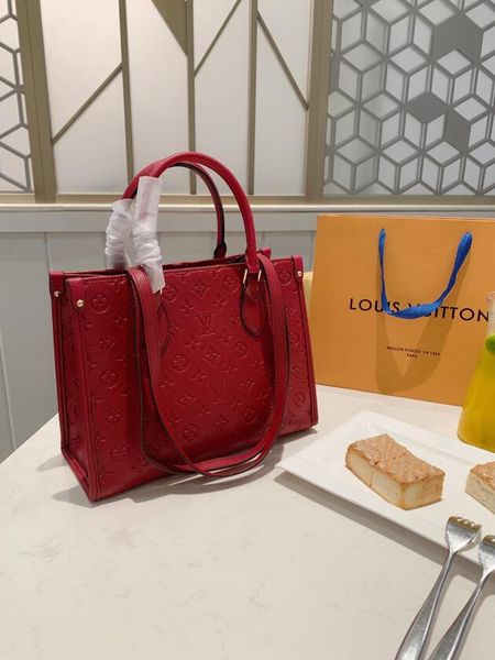 classic all-in trendy retro handbag single-shoulder bag ladies elegant soft and simple unique large-capacity mommy bag size :30*24
classic all-in trendy retro handbag single-shoulder bag ladies elegant soft and simple unique large-capacity mommy bag size :30*24