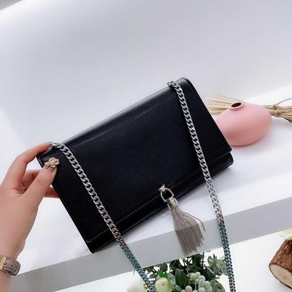 spring 2020 new women's chain bag tassel decoration messenger bag super soft leather shoulder bag
spring 2020 new women's chain bag tassel decoration messenger bag super soft leather shoulder bag