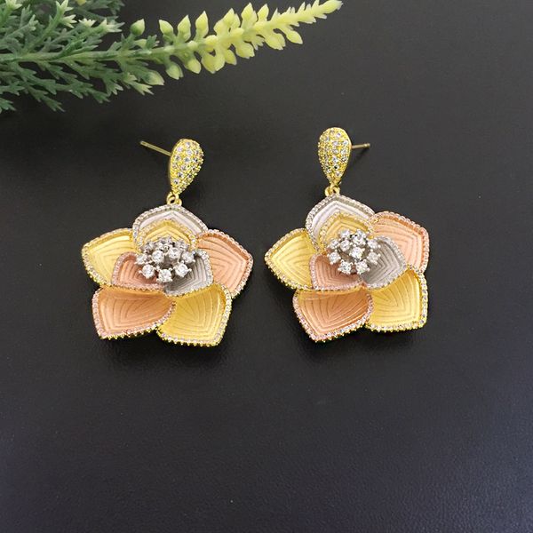 lanyika jewelry fashion elegance catharanthus roseus sandblasting full micro inlay micro plated banquet popular gift, Golden;silver
lanyika jewelry fashion elegance catharanthus roseus sandblasting full micro inlay micro plated banquet popular gift, Golden;silver