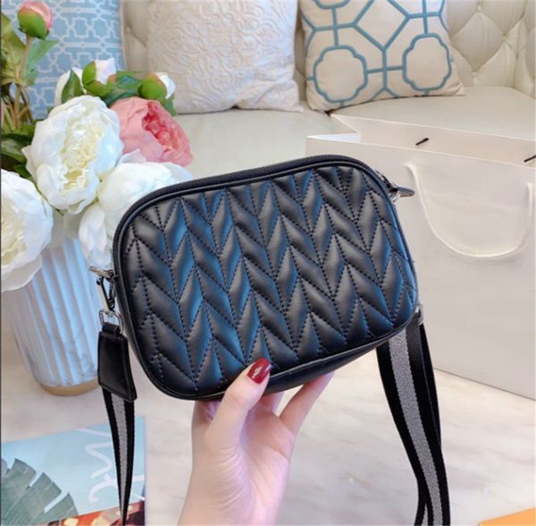дизайнерская сумка женская сумка через плечо cross body camera bag высокое качество / / cfy20040813
дизайнерская сумка женская сумка через плечо cross body camera bag высокое качество / / cfy20040813