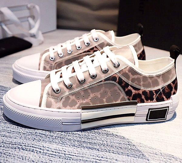 new high-quality luxury fashion shoes male designer high-heeled leather casual running outdoor shoes men's high-end shoelaces with qoy, Black
new high-quality luxury fashion shoes male designer high-heeled leather casual running outdoor shoes men's high-end shoelaces with qoy, Black