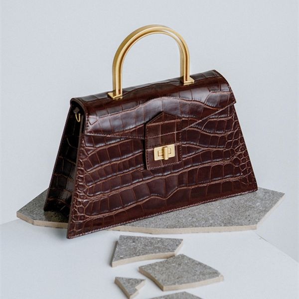 chic bag alligator metal handle messenger bag women handbags lady black crossbody messenger bags clutch for woman spring
chic bag alligator metal handle messenger bag women handbags lady black crossbody messenger bags clutch for woman spring