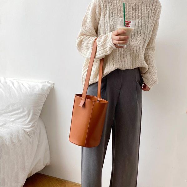 2019 women's bag version of winter autumn casual simple large-capacity sub-mother bag fashion pure color pu shoulder bucket
2019 women's bag version of winter autumn casual simple large-capacity sub-mother bag fashion pure color pu shoulder bucket