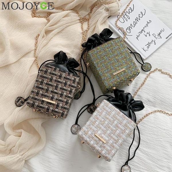 handbags box package square bag korean version of the wild messenger bag square mobile messenger
handbags box package square bag korean version of the wild messenger bag square mobile messenger