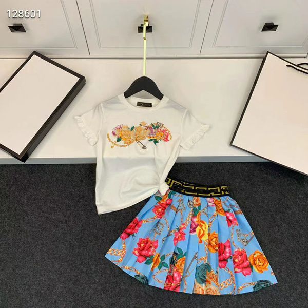 2020 summer cotton white letter pattern+colorful flower blue skirt clothing set for girl kids cotton party clothing set
2020 summer cotton white letter pattern+colorful flower blue skirt clothing set for girl kids cotton party clothing set