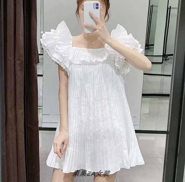2020 new short sleeve women dress europe solid color pleated dress female summer fashion square collar women clothing, Black;gray
2020 new short sleeve women dress europe solid color pleated dress female summer fashion square collar women clothing, Black;gray