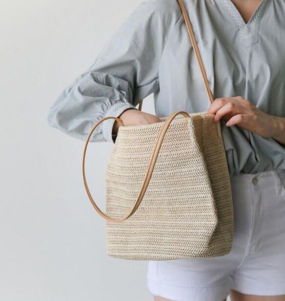 Ca ual woven one houlder traw bag ummer new wild bucket bag