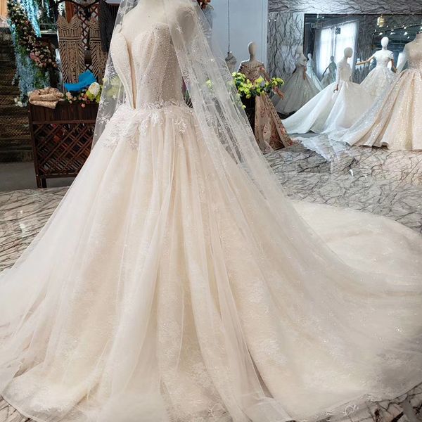 2019 новый стиль оболочки груди свадебные платья иллюзия глубокий v шеи без бретелек зашнуровать обратно длинные sheer вуаль блестки кристал, White
2019 новый стиль оболочки груди свадебные платья иллюзия глубокий v шеи без бретелек зашнуровать обратно длинные sheer вуаль блестки кристал, White