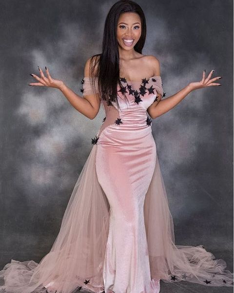 pink mermaid formal evening dresses off the shoulder velvet long african evening gowns sheer waist handmade stars women evening party gowns, Black;red
pink mermaid formal evening dresses off the shoulder velvet long african evening gowns sheer waist handmade stars women evening party gowns, Black;red