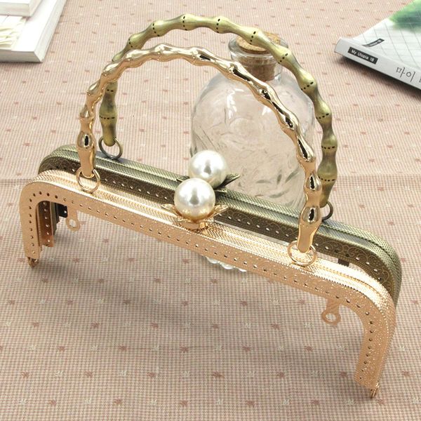 20cm square embossing pearl head bamboo joint hand wan yes orifice gold built-in aures unitas luggage and bags hinge manual, Black
20cm square embossing pearl head bamboo joint hand wan yes orifice gold built-in aures unitas luggage and bags hinge manual, Black