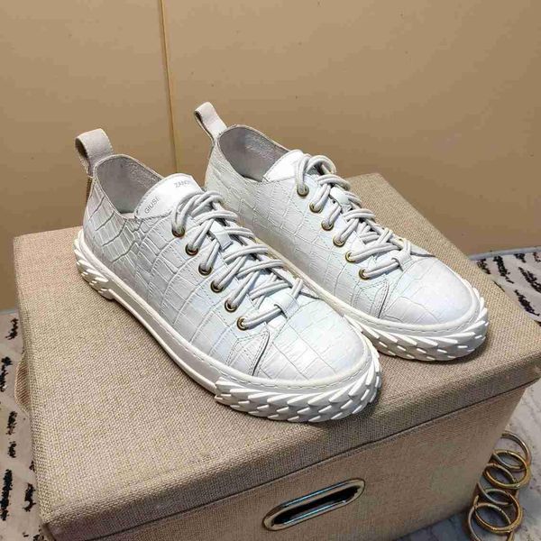 2019 men sport shoe lace-up breathable comfortable and fashionable flat sneakers 1106x02, Black
2019 men sport shoe lace-up breathable comfortable and fashionable flat sneakers 1106x02, Black