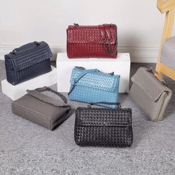 wholesale designer genuine leather lady's chain handbags sheepskin shoulder bags crochet bag black colors luxury purse
wholesale designer genuine leather lady's chain handbags sheepskin shoulder bags crochet bag black colors luxury purse