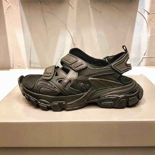 sandals new foam outsole comfortable and non-slip wear-resistant highest version couple models 35-44 female triple s 20ss track sandals, Black
sandals new foam outsole comfortable and non-slip wear-resistant highest version couple models 35-44 female triple s 20ss track sandals, Black