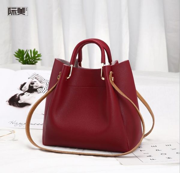 new arrivals fashion designer luxury women handbags 4 colors crossbody bags fashion lady drawstring women pu shoulder bags mothers day gift
new arrivals fashion designer luxury women handbags 4 colors crossbody bags fashion lady drawstring women pu shoulder bags mothers day gift