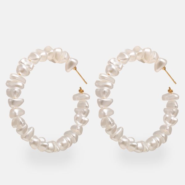 european and american hoop earrings creative fashion irregular artificial pearl simple new c-shaped street shooting earrings, Golden;silver
european and american hoop earrings creative fashion irregular artificial pearl simple new c-shaped street shooting earrings, Golden;silver