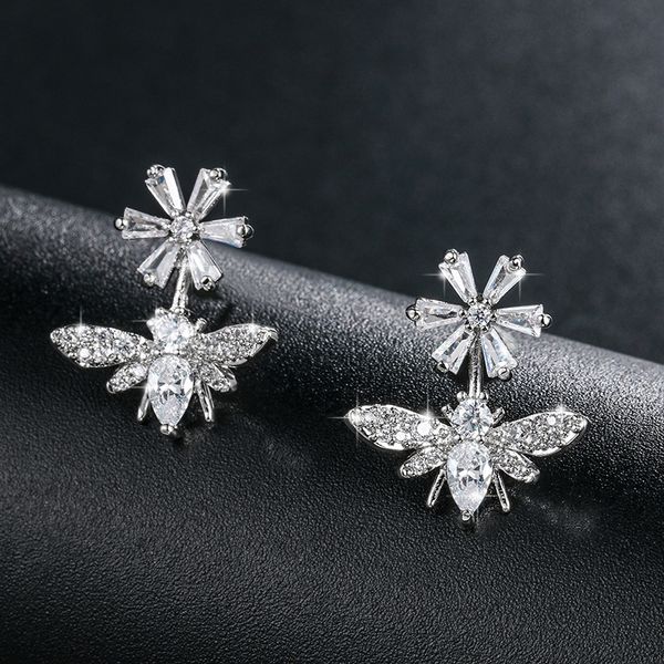 new austrian crystal paved cute geometric zircon earrings new design fashion jewelry for lady, Golden;silver
new austrian crystal paved cute geometric zircon earrings new design fashion jewelry for lady, Golden;silver