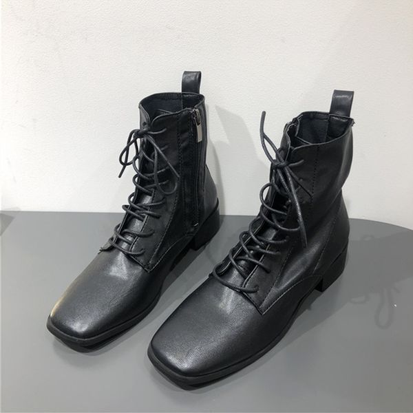 2019 autumn korean version of the new square head low heel flat side zipper simple personality tie retro women's short boots, Black
2019 autumn korean version of the new square head low heel flat side zipper simple personality tie retro women's short boots, Black