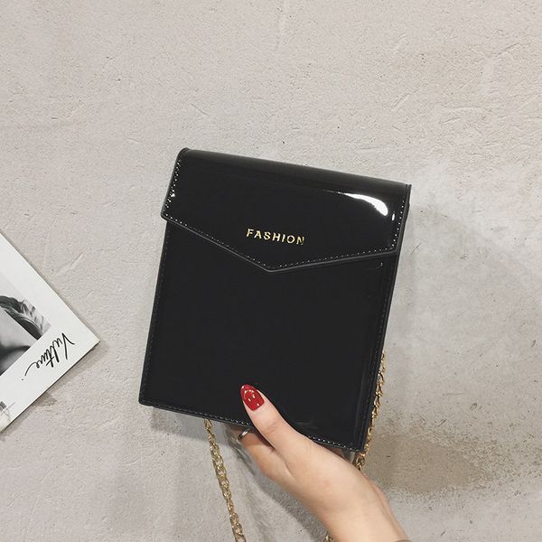 women's new patent leather shoulder bag 
women's new patent leather shoulder bag