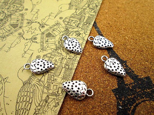 60pcs strawberry charms antique tibetan silver strawberry charm pendants 16x10mm, Bronze;silver
60pcs strawberry charms antique tibetan silver strawberry charm pendants 16x10mm, Bronze;silver