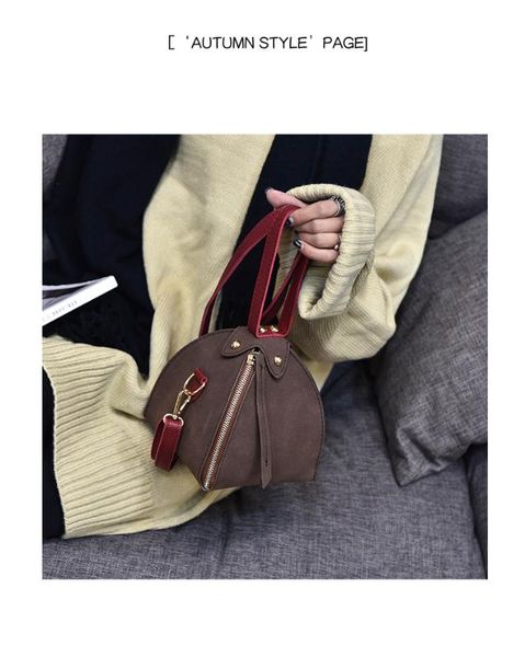2020 new women's shoulder bag fashion messenger clutch bag three-dimensional triangle zipper handbag messenger
2020 new women's shoulder bag fashion messenger clutch bag three-dimensional triangle zipper handbag messenger