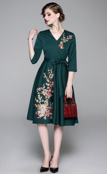 women's autumn and european new style temperament v-neck lace dress delicate embroidered dress, Black;gray
women's autumn and european new style temperament v-neck lace dress delicate embroidered dress, Black;gray
