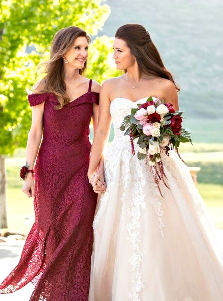 elegant burgundy lace mother of the bride dresses side split zipper back lace mother's gowns new arrival cheap, Black;red
elegant burgundy lace mother of the bride dresses side split zipper back lace mother's gowns new arrival cheap, Black;red
