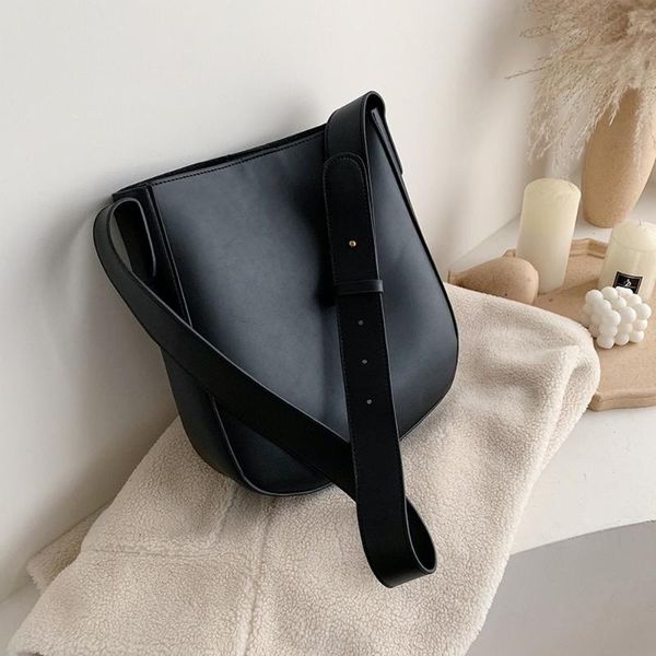 simple solid color bucket bags for women new quality leather female shoulder messenger bags ladies' travel purses and handbags
simple solid color bucket bags for women new quality leather female shoulder messenger bags ladies' travel purses and handbags