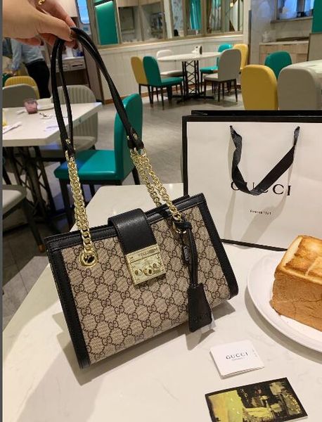 deisigner shoulder bag for women chest pack lady tote chains handbags presbyopic purse messenger bag designer padlock canvas wholesale 106
deisigner shoulder bag for women chest pack lady tote chains handbags presbyopic purse messenger bag designer padlock canvas wholesale 106