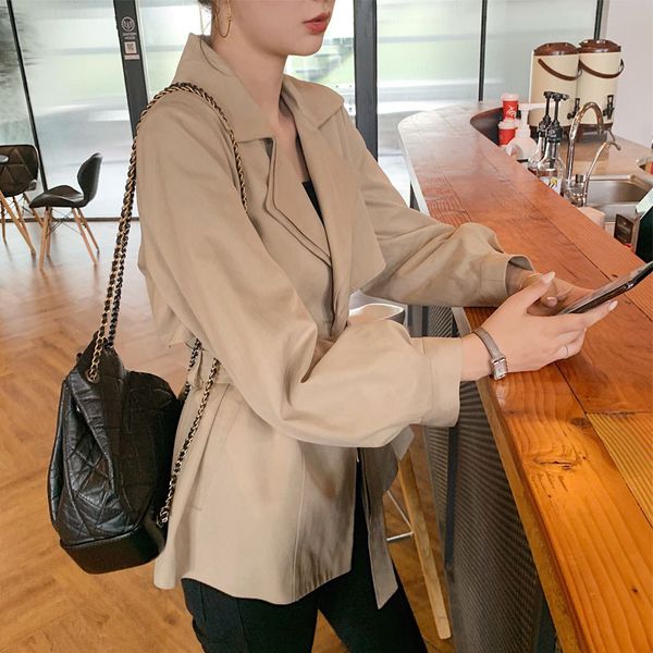 2019 new fashion women's khaki trench women's popular temperament short windbreaker tide, Tan;black
2019 new fashion women's khaki trench women's popular temperament short windbreaker tide, Tan;black