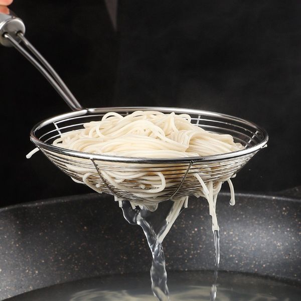 304 stainless steel kitchen tools filter oil residue foam spoon flour sieve frying frying pan
304 stainless steel kitchen tools filter oil residue foam spoon flour sieve frying frying pan