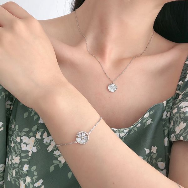 shell bauhinia pendant necklace 925 sterling silver choker necklace mini zircon for women fashion jewelry 925 silver, Golden;silver
shell bauhinia pendant necklace 925 sterling silver choker necklace mini zircon for women fashion jewelry 925 silver, Golden;silver