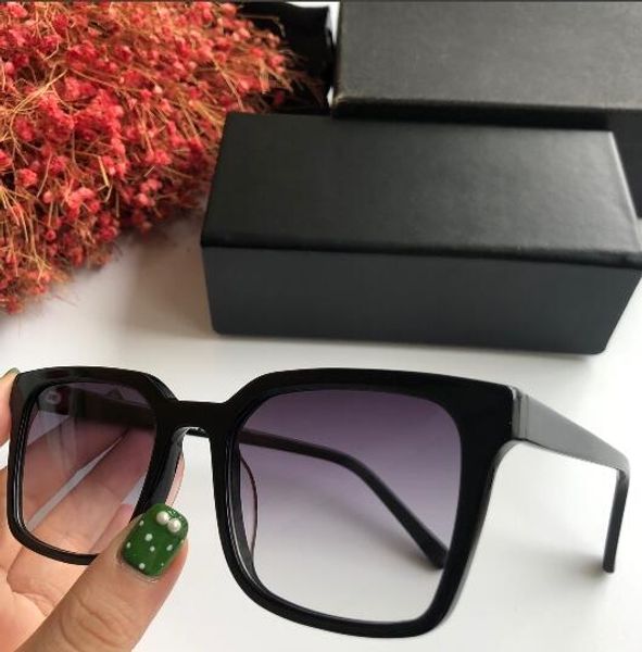 2018 new black frank frame purple square glasses fashion designer men sell sunglasses with box and dastbag, White;black
2018 new black frank frame purple square glasses fashion designer men sell sunglasses with box and dastbag, White;black