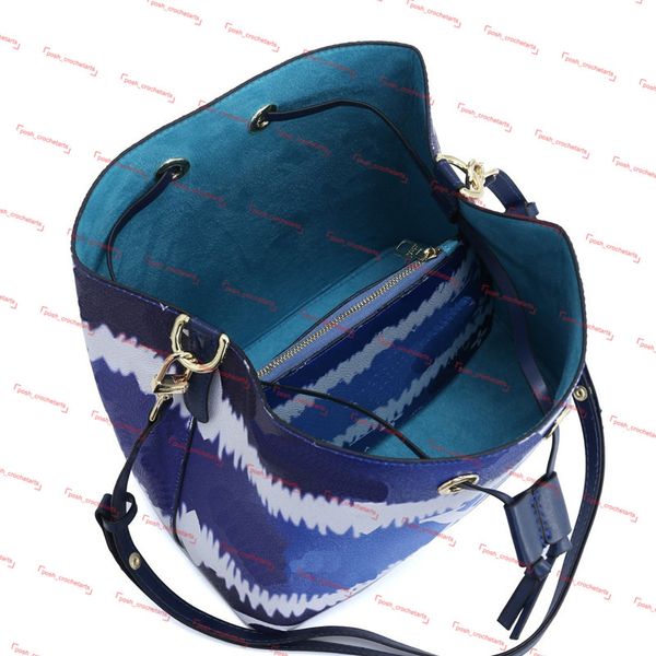 chic summer escale bucket bag in designer's handbag purses tie dye drawstring bucket bag pastel fashion handbags for women's purse
chic summer escale bucket bag in designer's handbag purses tie dye drawstring bucket bag pastel fashion handbags for women's purse