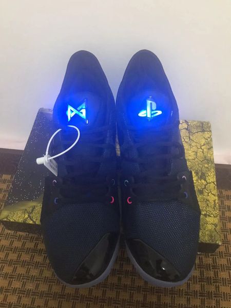 19aw new paul george pg 2 ii men basketball shoes pg2 playstation all-star luminous tongue sports sneakers outdoor shoes
19aw new paul george pg 2 ii men basketball shoes pg2 playstation all-star luminous tongue sports sneakers outdoor shoes