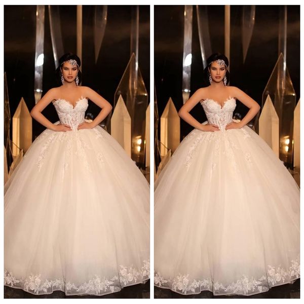 2021 sweetheart lace appliques ball gown wedding dresses customized garden bridal gowns formal long vestidos de marriage robe de soiree, White
2021 sweetheart lace appliques ball gown wedding dresses customized garden bridal gowns formal long vestidos de marriage robe de soiree, White