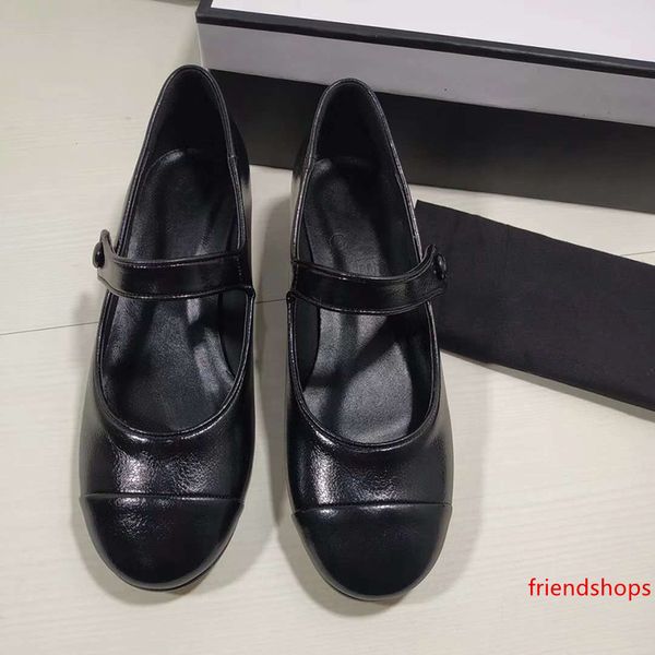 black low heel women sandals classic buckle strap chunky heel shoes luxury designer felmale sliver patent leather wedding party sandals
black low heel women sandals classic buckle strap chunky heel shoes luxury designer felmale sliver patent leather wedding party sandals