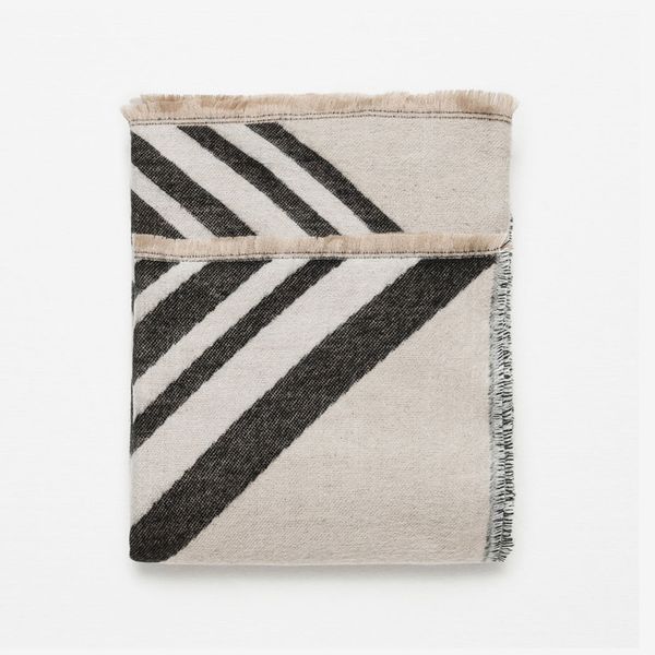 brand design warm in winter geometric cashmere scarf fashion multi-function big size blanket scarf shawl for woman z1573, Blue;gray
brand design warm in winter geometric cashmere scarf fashion multi-function big size blanket scarf shawl for woman z1573, Blue;gray