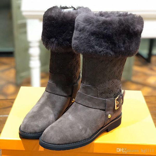 new winter snow boots female high tube long cotton boots low heel side zipper hair tube full leather trend fashion personality high-end
new winter snow boots female high tube long cotton boots low heel side zipper hair tube full leather trend fashion personality high-end