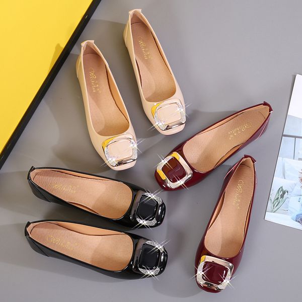 OL work shoes woman metal crystal buckle flats ladies japanned leather square toe office moccasins shallow soft bottom loafers
OL work shoes woman metal crystal buckle flats ladies japanned leather square toe office moccasins shallow soft bottom loafers