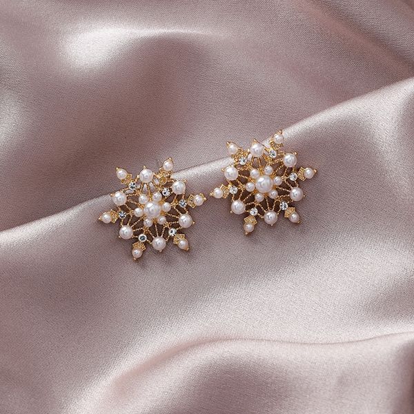 s1107 fashion jewelry s925 silver needle snow earrings pearls beads grace snow stud earrings, Golden;silver
s1107 fashion jewelry s925 silver needle snow earrings pearls beads grace snow stud earrings, Golden;silver