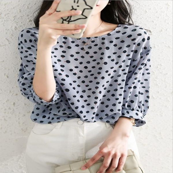 16 mmi looks elegant with a button + bubble sleeve round collar loose imitation mulberry silk female, White
16 mmi looks elegant with a button + bubble sleeve round collar loose imitation mulberry silk female, White