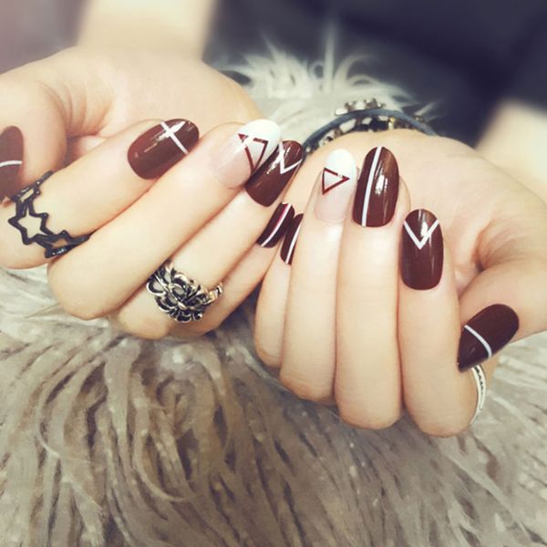 24 pieces / set of retro atmosphere lines fake nail design full cover nails wear red self-adhesive fake nail glue, Red;gold
24 pieces / set of retro atmosphere lines fake nail design full cover nails wear red self-adhesive fake nail glue, Red;gold
