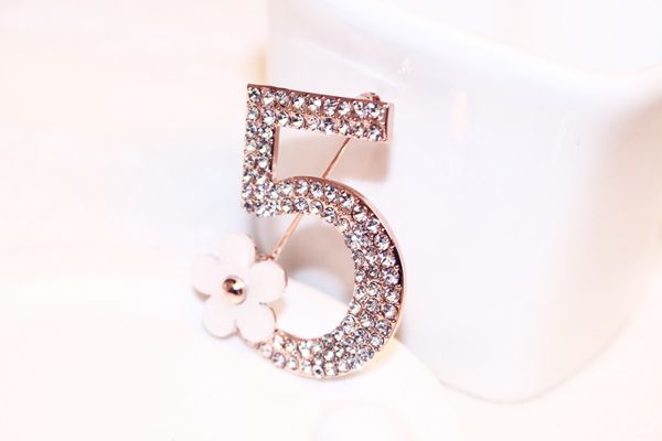 wholesale-agood jewelry accessories for women number five 5 rhinestone brooch wedding party scarf pins bv00051, Gray
wholesale-agood jewelry accessories for women number five 5 rhinestone brooch wedding party scarf pins bv00051, Gray