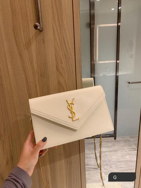 fashionable lady fashion style street snap envelope bag classic must-have handbag cross-body bag hardware size :25*16 cmag
fashionable lady fashion style street snap envelope bag classic must-have handbag cross-body bag hardware size :25*16 cmag