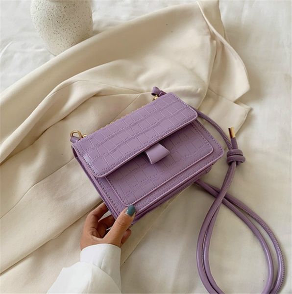 new crocodile print version single shoulder across fashion simple handbag ph-cfy20051945
new crocodile print version single shoulder across fashion simple handbag ph-cfy20051945
