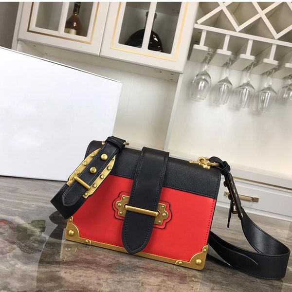 classic designer woman handbags cowhide chain crossbody bags mini genuine leather bags shoulder bag letter purse tote bag 20cm
classic designer woman handbags cowhide chain crossbody bags mini genuine leather bags shoulder bag letter purse tote bag 20cm