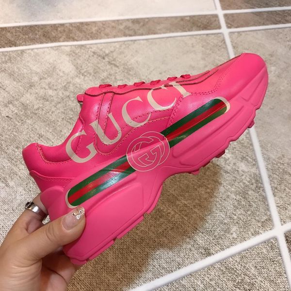 gucci в 2019 реальный досуг мужчины женщины обувь спорт кроссовки удобная дышащая мода дизайн бренда ace bee stripes пару обуви с lace up
gucci в 2019 реальный досуг мужчины женщины обувь спорт кроссовки удобная дышащая мода дизайн бренда ace bee stripes пару обуви с lace up