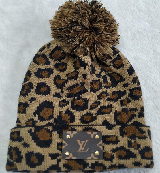 europe winter fashion brand l men knitted hat classical sports skull caps women casual warm gorros bonnet beanies hat
europe winter fashion brand l men knitted hat classical sports skull caps women casual warm gorros bonnet beanies hat